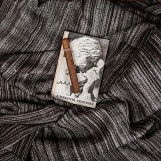 Большой шерстяной шарф Black Melange Hemingway