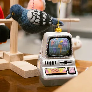 Игрушка на елку из шерсти Голубь