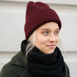 Шапка Kusto Heat бордовая с вышивкой