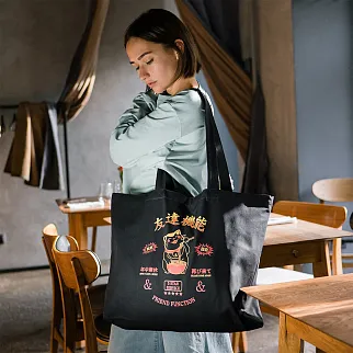 Большой черный шоппер Friend Function кот с лапшой