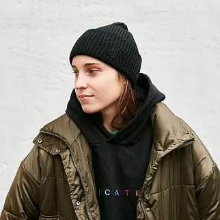 Шапка SHU черная