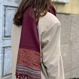 Большой шерстяной шарф Georgous Ruby Folk