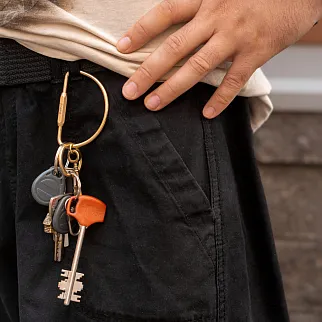 Карабин для ключей с гравировкой и ключиком Friend Function