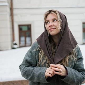 Косынка Friend Function шерстяная и горько-шоколадная 