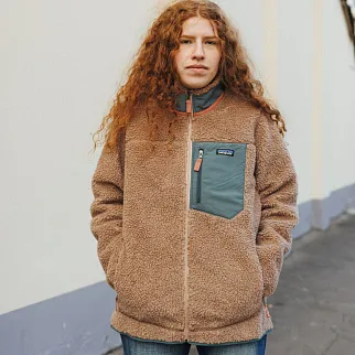 Флиска Patagonia женская Classic Retro-X Fleece Jacket pampas tan - nouveau green