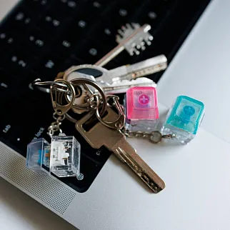 Брелок с кнопкой клавиатуры (разные цвета)