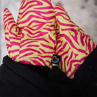 Дутые варежки Friend Function зебровые розовые