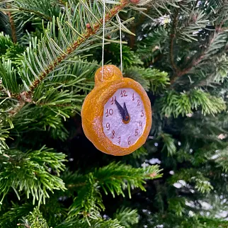 Ватная елочная игрушка - Часики
