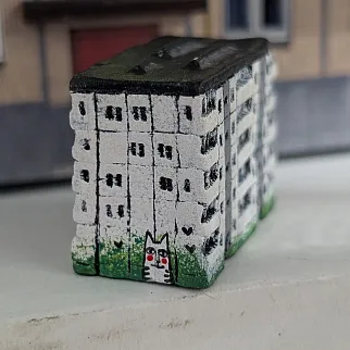 Фигурка Панелька миниатюрная