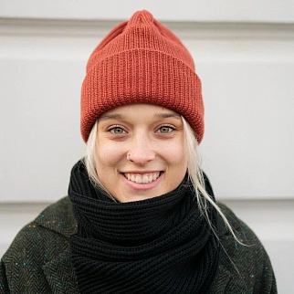 Шапка Kusto Heat терракот с вышивкой