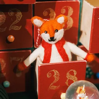 Игрушка на елку из шерсти Лиса