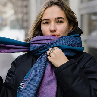 Большой шерстяной шарф Dark Orchid Folk