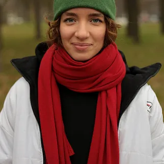 Шерстяной шарф Friend Function Кармин