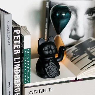 Манэки-нэко - Lucky Cat черный матовый