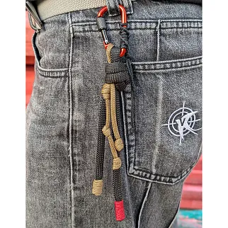 Подвес-брелок Friend Function простой черно-красный