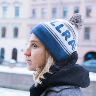 Шапка Fjallraven Pom Hat Chalk White / Indigo Blu