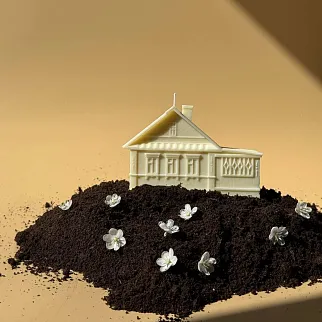 Ароматическая свеча Unification Love «‎Деревенский дом» белая