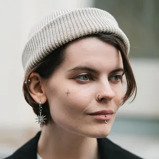 Шапка CHECK YA HEAD бежевая 25220/118