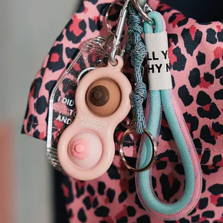 Брелок на ключи Сиська Димпл Serious About телесная