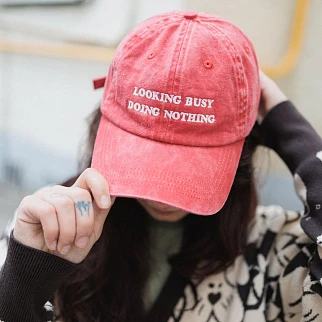 Кепка Friend Function Looking Busy красная со светонакопительной нитью