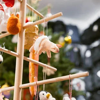 Ватная елочная игрушка - Свинка в юбочке