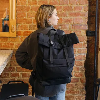 Большой рюкзак-роллтоп Friend Function черный