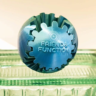 Неведомая штука круглая зубчатая бирюзовая