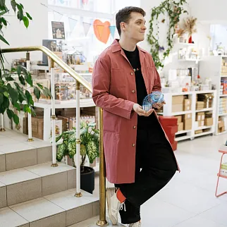 Рабочий халат Friend Function розовый и лаконичный