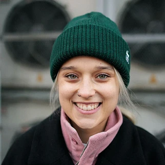 Шапка Kusto Heat зеленая с вышивкой