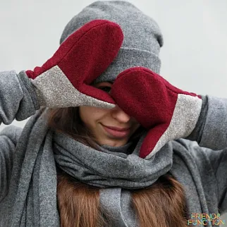 Варежки Friend Function Гранатовые