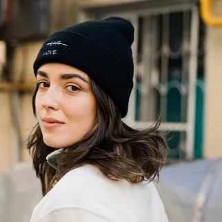 Шапка Akomplice Love Over Fear Black