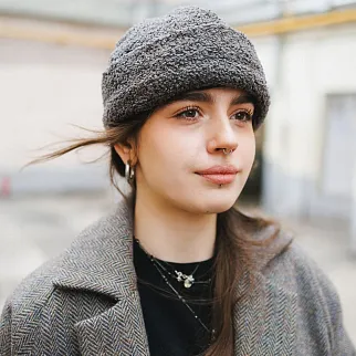 Барашковая шапка тюбетейкового типа Friend Function графитовая