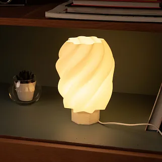 Светильник Mana Fabric Ива на белой подставке 