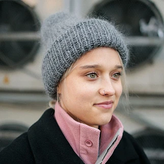 Мохеровая шапка Friend Function графитовая