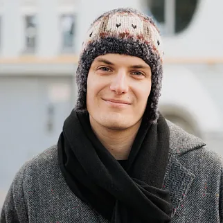 Шапка CHECK YA HEAD серая с рисунком Котики Т2165/153