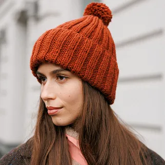 Шапка шерстяная с помпоном Friend Function Крупной Вязки Терракотовая