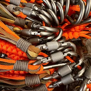 Подвес-брелок Friend Function для ключей Klyuchik коричнево-оранжевый