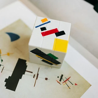 Кубик Рубика Супрематизм