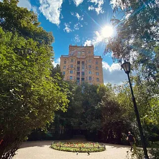 Экскурсия От дома до дворца: путь жизни Якова Белопольского