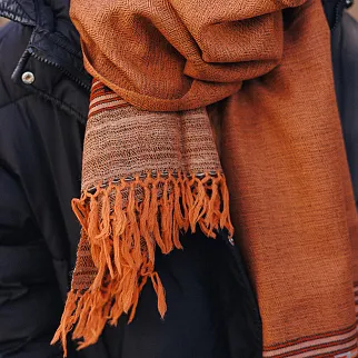 Большой шерстяной шарф Living Coral Folk