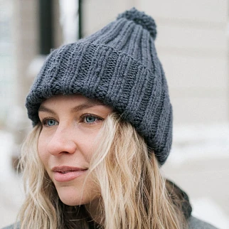 Шапка шерстяная с помпоном Friend Function Крупной Вязки Графитовая