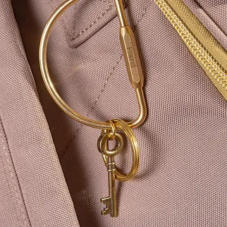 Карабин для ключей с гравировкой и ключиком Friend Function