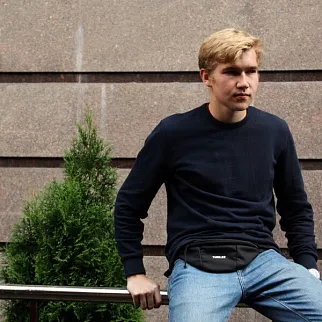 Сумка на пояс Thriller черная