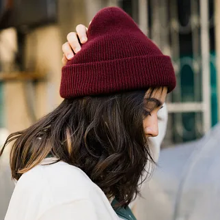 Шапка-бини Friend Function бордовая