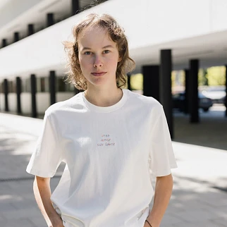 Футболка Friend Function Mas Amor белая