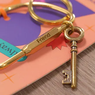 Карабин для ключей с гравировкой и ключиком Friend Function