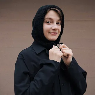 Вязаный капор капюшон Friend Function черный