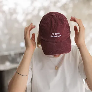 Кепка Friend Function no panic department вишневая