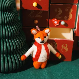 Игрушка на елку из шерсти Лиса