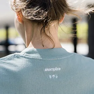 Футболка Akomplice Love Over Fear Embroidered Slate Green